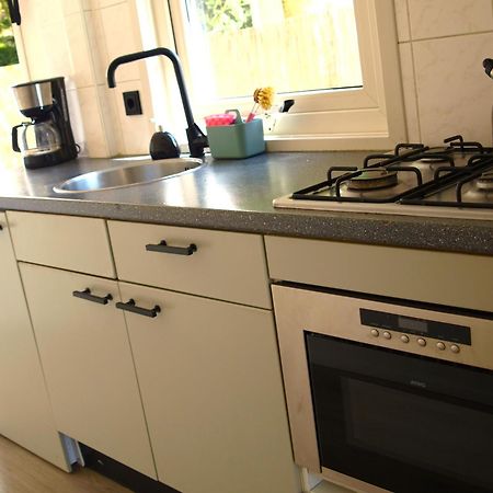 Gezellig Gemoderniseerd Chalet Op De Veluwe Putten Zewnętrze zdjęcie